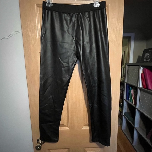 EUC Faux leather leggings - Picture 1 of 5